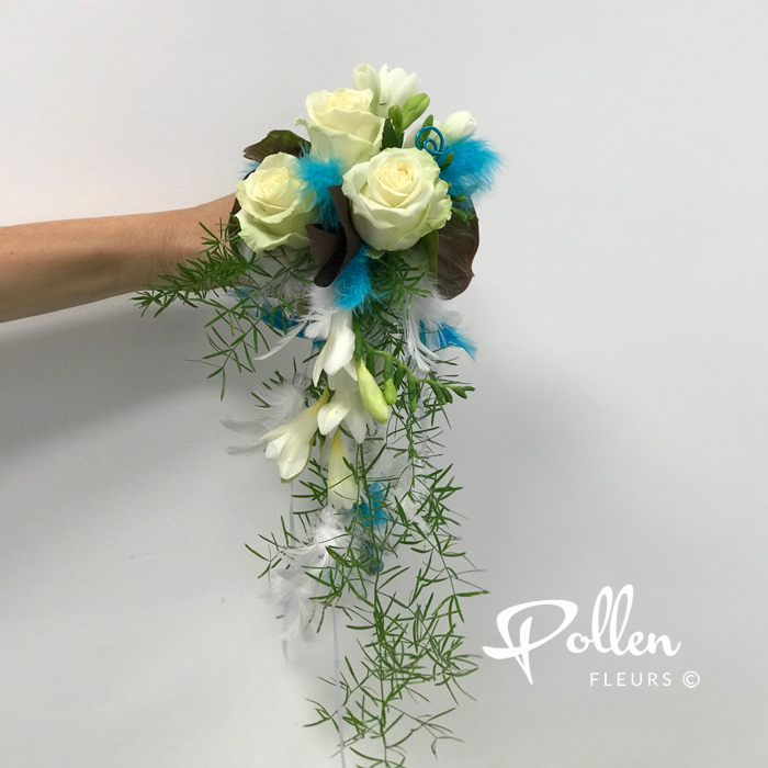 Paula, bouquet de mariage blanc et bleu - Pollen Fleurs