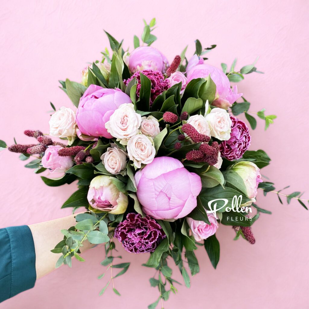 Les 24 et 25 mai, célébrez toutes les mamans avec des fleurs pleines d’amour. Découvrez dès maintenant notre collection spéciale Fête des Mères sur notre e-shop. La livraison est offerte pour toute commande en ligne (voir zones desservies).

Pour être certain(e) de la disponibilité de vos fleurs préférées, pensez à commander au plus tard la veille du jour de livraison souhaité.
Besoin d’une livraison le jour même ? Appelez-nous directement, le paiement à distance est possible pour plus de facilité.

Nous vous accueillons le samedi 24 de 8h30 à 19h30 et le dimanche 25 mai de 8h à 13h dans nos trois boutiques.

Belle fête à toutes les mamans !
