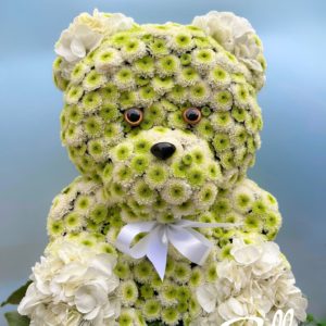 ourson en fleurs fraiches blanc vert